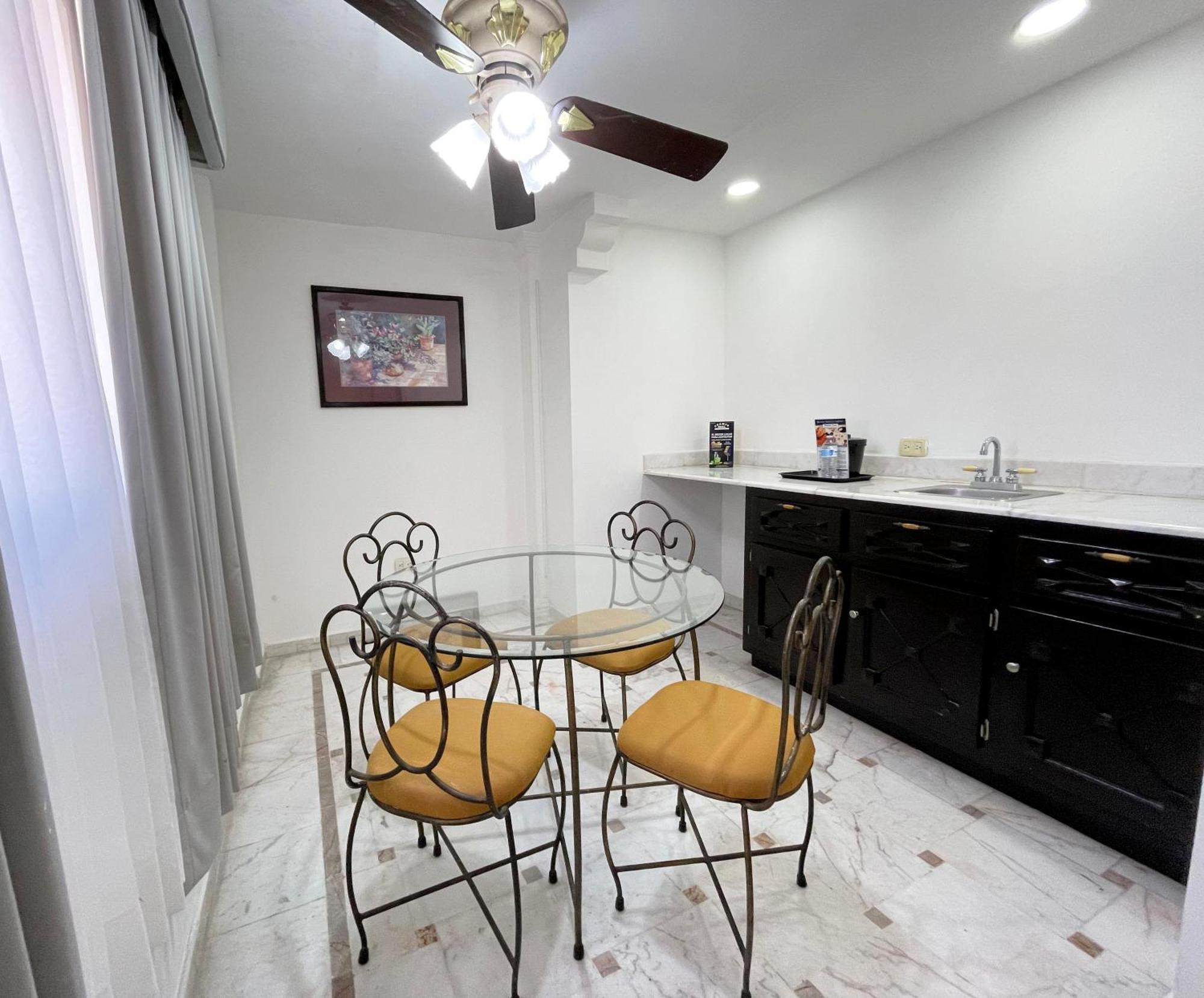 Wyndham Garden Los Mochis Plaza Inn Eksteriør billede